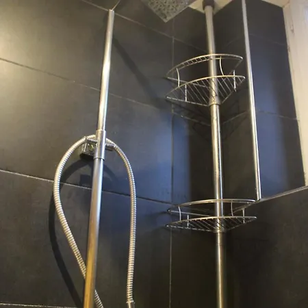 Spacious And Practical In 18th Appartamento